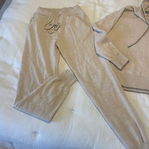 GOBI beige cashmere women’s lounge set, size XS - Picture 4 of 11